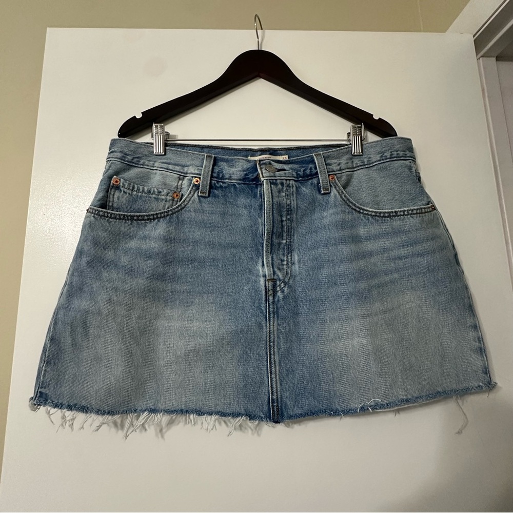 Levi’s Icon Denim Mini Skirt Size 33